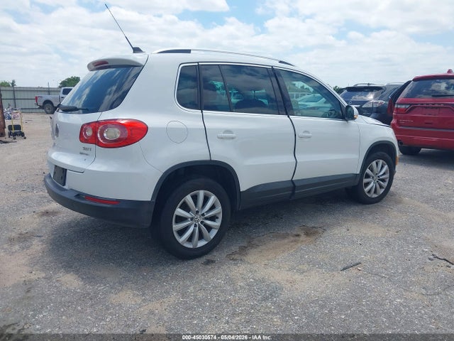 45030574 :رقم المزاد ، WVGAV7AX9BW505797 vin ، 2011 Volkswagen Tiguan Se مزاد بيع