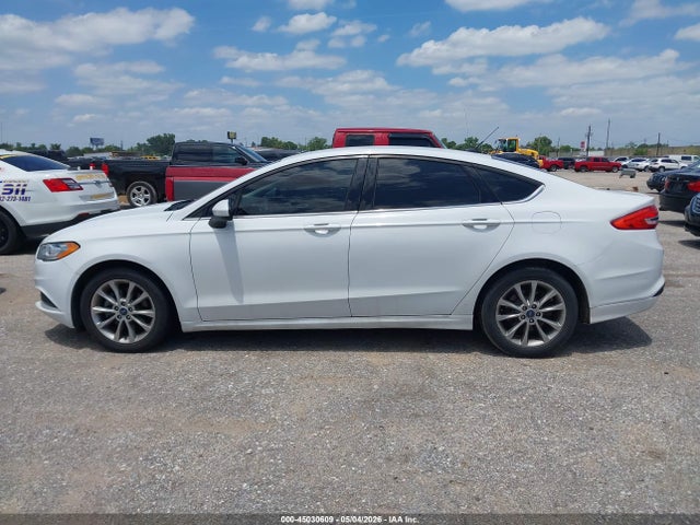 45030609 :رقم المزاد ، 3FA6P0H76HR350256 vin ، 2017 Ford Fusion Se مزاد بيع