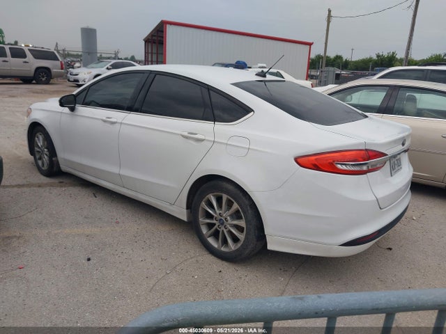 45030609 :رقم المزاد ، 3FA6P0H76HR350256 vin ، 2017 Ford Fusion Se مزاد بيع