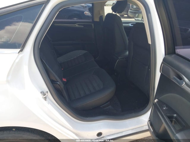 45030609 :رقم المزاد ، 3FA6P0H76HR350256 vin ، 2017 Ford Fusion Se مزاد بيع