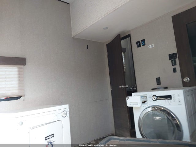 Продажа на аукционе авто 2020 Grand Design Momentum, vin: 573FM4123L1115074, номер лота: 45030655