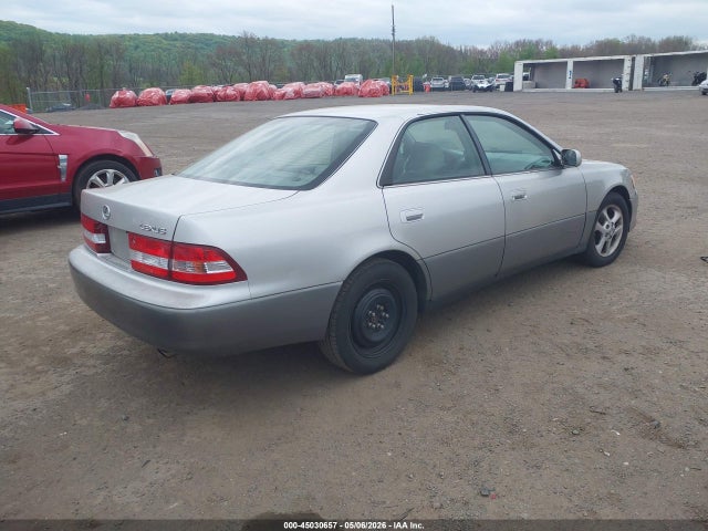 45030657 :رقم المزاد ، JT8BF28G015108352 vin ، 2001 Lexus Es 300 مزاد بيع
