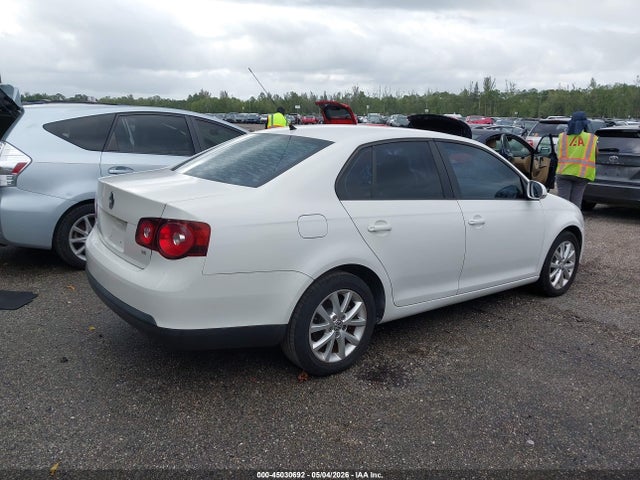 2010 Volkswagen Jetta Limited Edition მანქანა იყიდება აუქციონზე, vin: 3VWRX7AJ9AM162322, აუქციონის ნომერი: 45030692