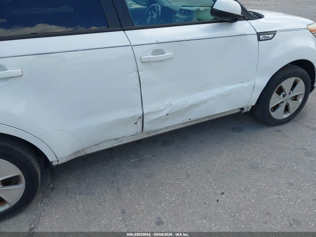 45030884 :رقم المزاد ، KNDJN2A22F7804513 vin ، 2015 Kia Soul مزاد بيع