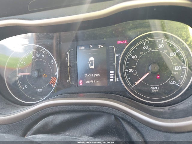 45030934 :رقم المزاد ، 1C4PJLCBXEW182997 vin ، 2014 Jeep Cherokee Latitude مزاد بيع