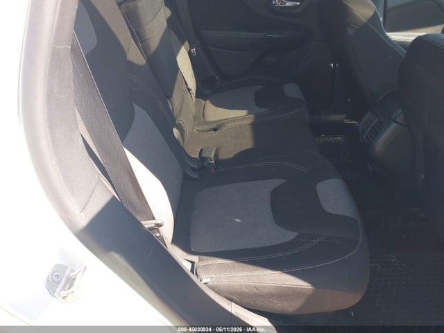 45030934 :رقم المزاد ، 1C4PJLCBXEW182997 vin ، 2014 Jeep Cherokee Latitude مزاد بيع