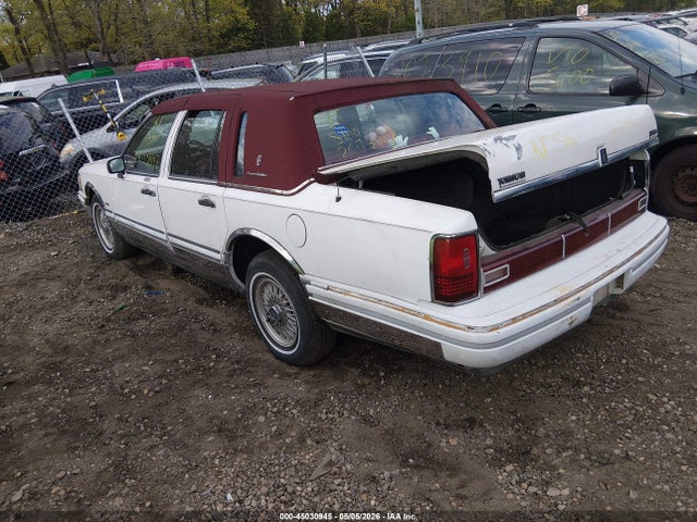 Auction sale of the 1993 Lincoln Town Car Executive, vin: 1LNLM81W7PY762543, lot number: 45030945