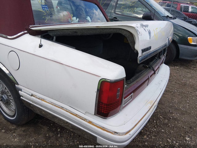 Auction sale of the 1993 Lincoln Town Car Executive, vin: 1LNLM81W7PY762543, lot number: 45030945