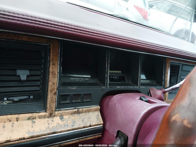 Auction sale of the 1993 Lincoln Town Car Executive, vin: 1LNLM81W7PY762543, lot number: 45030945