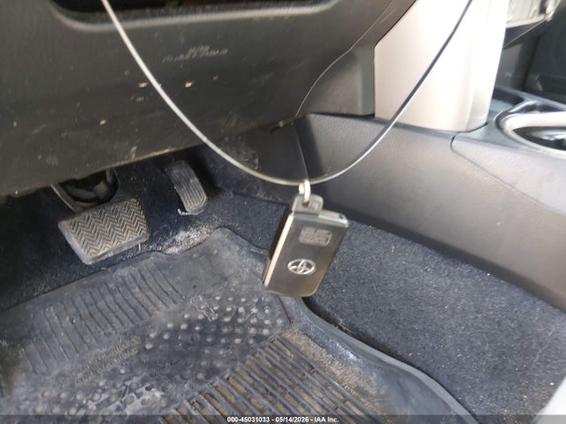 45031033 :رقم المزاد ، JTMDFREV9JJ185427 vin ، 2018 Toyota Rav4 Limited مزاد بيع