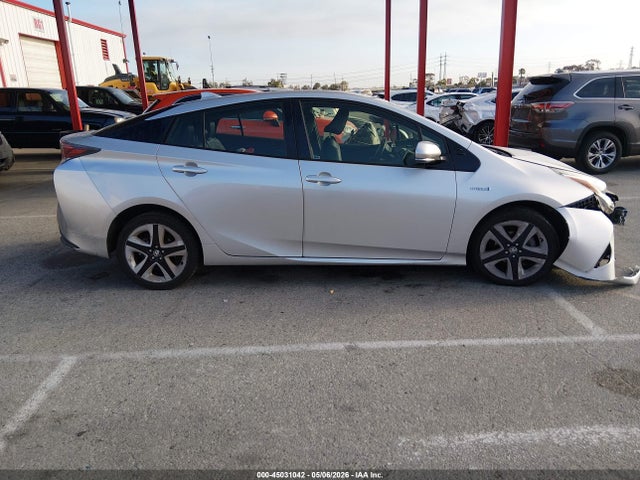 2017 Toyota Prius Three Touring მანქანა იყიდება აუქციონზე, vin: JTDKARFUXH3036065, აუქციონის ნომერი: 45031042