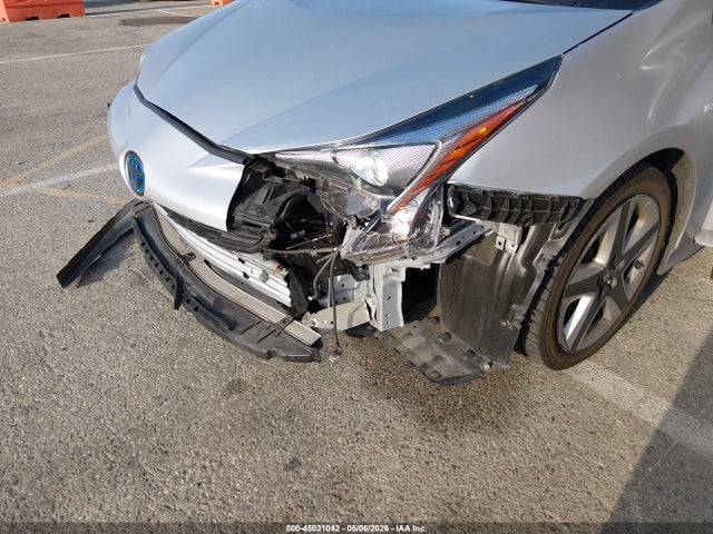 2017 Toyota Prius Three Touring მანქანა იყიდება აუქციონზე, vin: JTDKARFUXH3036065, აუქციონის ნომერი: 45031042