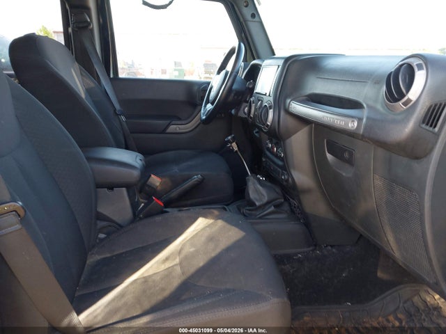 45031099 :رقم المزاد ، 1C4BJWDGXFL657878 vin ، 2015 Jeep Wrangler Unlimited Sport مزاد بيع
