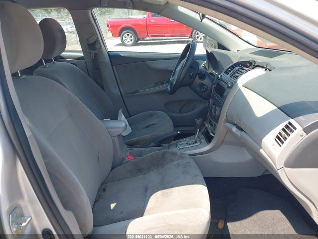 45031103 :رقم المزاد ، 2T1BU4EE1BC715970 vin ، 2011 Toyota Corolla Le مزاد بيع