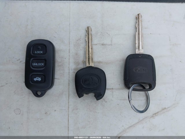 45031121 :رقم المزاد ، 2T1KR32E58C717262 vin ، 2008 Toyota Matrix Xr مزاد بيع
