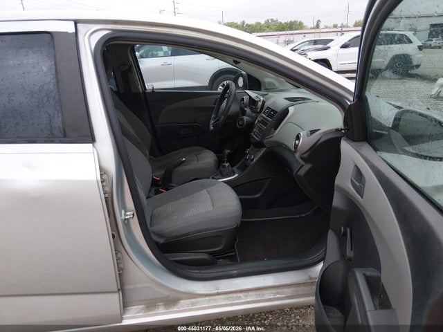 1G1JB6SH6F4150581 Chevrolet Sonic Ls Manual