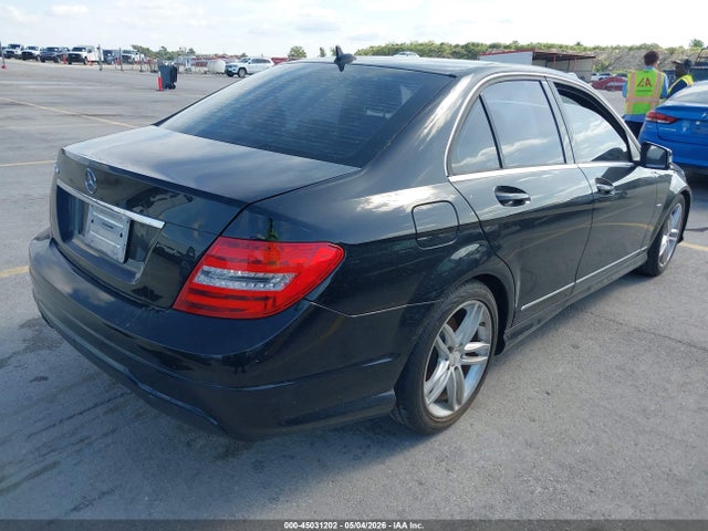 2012 Mercedes-benz C 250 Sport მანქანა იყიდება აუქციონზე, vin: WDDGF4HB1CR215807, აუქციონის ნომერი: 45031202