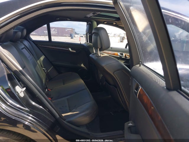 2012 Mercedes-benz C 250 Sport მანქანა იყიდება აუქციონზე, vin: WDDGF4HB1CR215807, აუქციონის ნომერი: 45031202