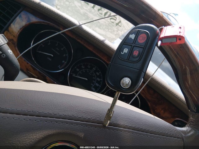 45031245 :رقم المزاد ، SAJWA82B45TG41120 vin ، 2005 Jaguar Xj Super V8 مزاد بيع