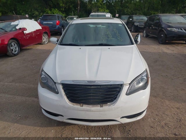 Продаж на аукціоні авто 2014 Chrysler 200 Limited, vin: 1C3CCBCG7EN135855, номер лоту: 45031254