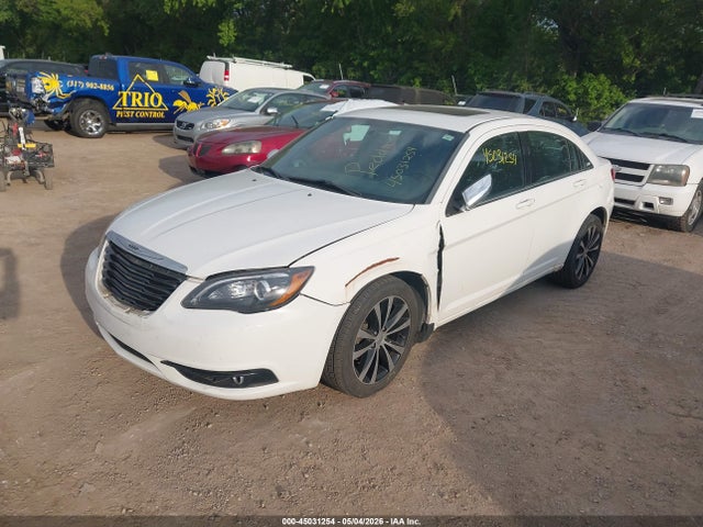 Продаж на аукціоні авто 2014 Chrysler 200 Limited, vin: 1C3CCBCG7EN135855, номер лоту: 45031254