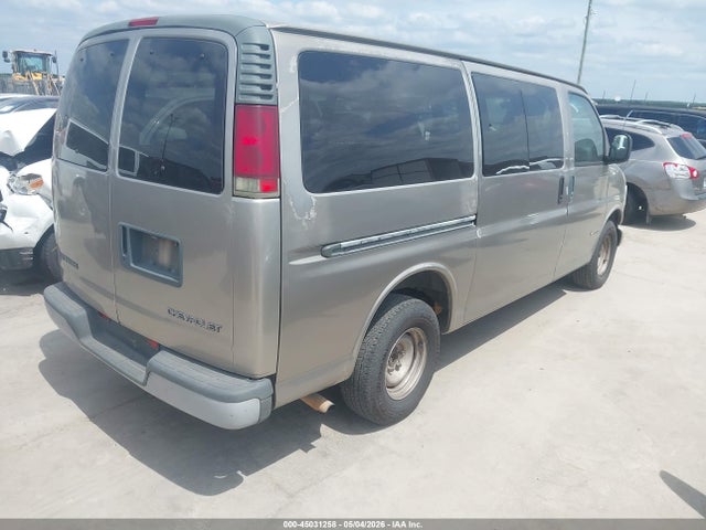 45031258 :رقم المزاد ، 1GNFG15M121189933 vin ، 2002 Chevrolet Express مزاد بيع
