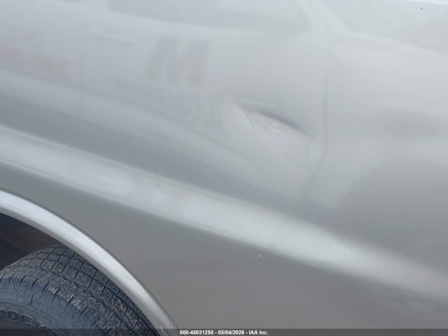 45031258 :رقم المزاد ، 1GNFG15M121189933 vin ، 2002 Chevrolet Express مزاد بيع