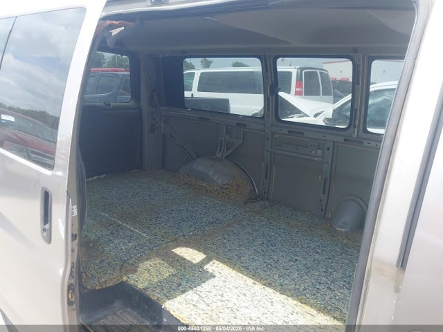 45031258 :رقم المزاد ، 1GNFG15M121189933 vin ، 2002 Chevrolet Express مزاد بيع