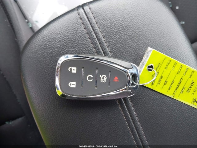 1G1ZD5STXSF140999 Chevrolet Malibu Fwd 1lt