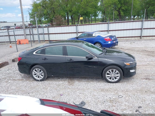 1G1ZD5STXSF140999 Chevrolet Malibu Fwd 1lt