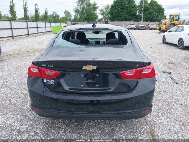 1G1ZD5STXSF140999 Chevrolet Malibu Fwd 1lt