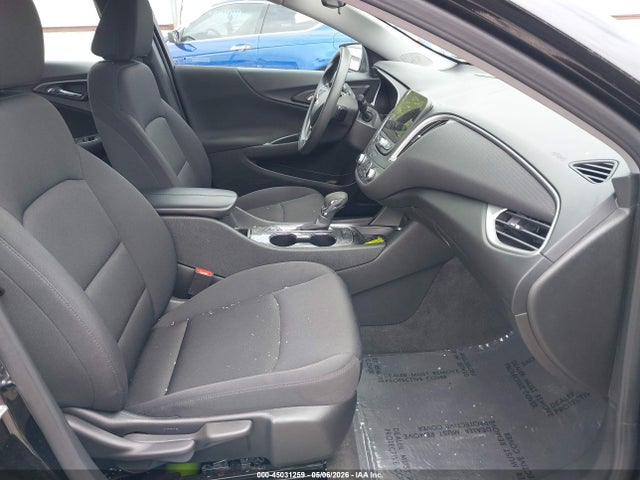 1G1ZD5STXSF140999 Chevrolet Malibu Fwd 1lt