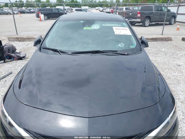 1G1ZD5STXSF140999 Chevrolet Malibu Fwd 1lt