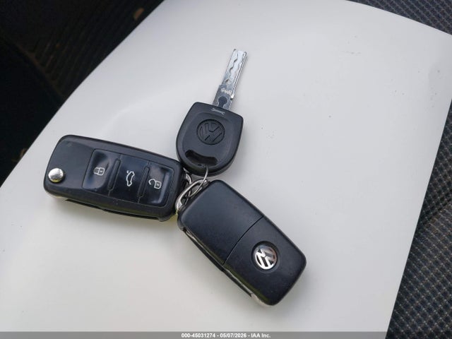 2013 Volkswagen Golf 2.0l Tdi 4-door მანქანა იყიდება აუქციონზე, vin: WVWNM7AJ0DW046893, აუქციონის ნომერი: 45031274