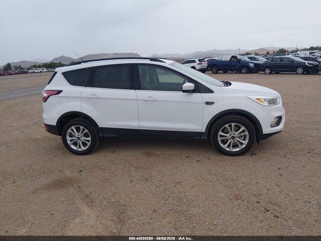 Продаж на аукціоні авто 2018 Ford Escape Se, vin: 1FMCU9GD2JUD08744, номер лоту: 45031280