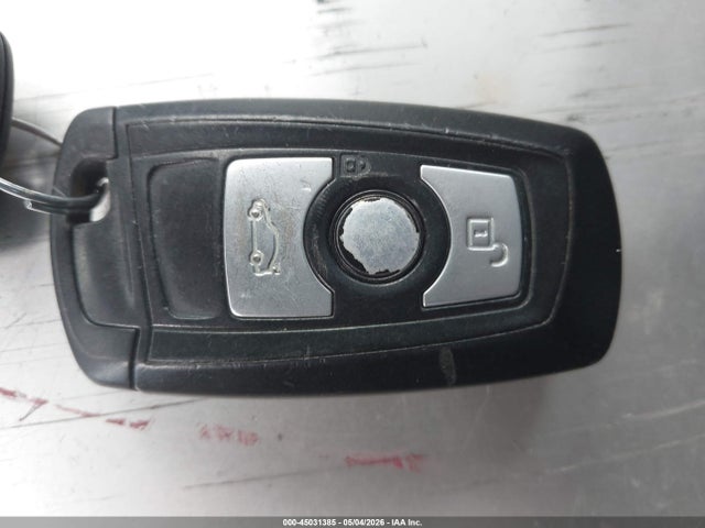 2013 Bmw 328i მანქანა იყიდება აუქციონზე, vin: WBA3C1C56DF442508, აუქციონის ნომერი: 45031385