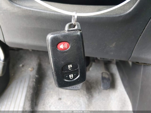 Toyota Prius Three 2014 JTDKN3DUXE0360148 Image 11