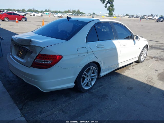 Продажа на аукционе авто 2012 Mercedes-benz C 250 Luxury/sport, vin: WDDGF4HB6CR200896, номер лота: 45031452