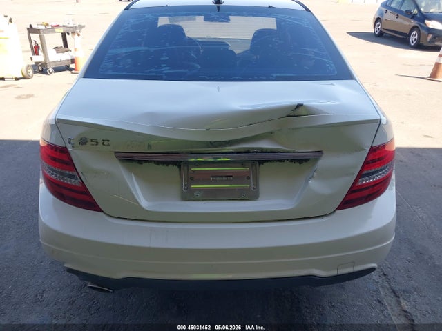 Продажа на аукционе авто 2012 Mercedes-benz C 250 Luxury/sport, vin: WDDGF4HB6CR200896, номер лота: 45031452