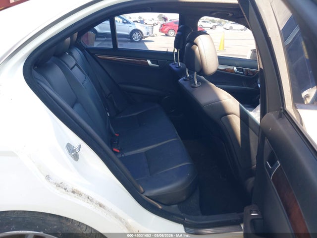 Продажа на аукционе авто 2012 Mercedes-benz C 250 Luxury/sport, vin: WDDGF4HB6CR200896, номер лота: 45031452