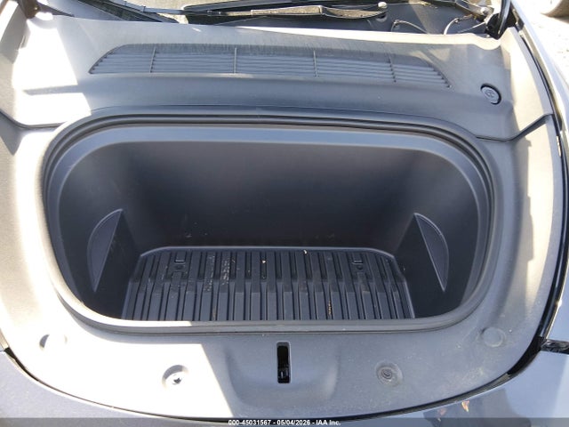2024 Tesla Model Y Long Range Dual Motor All-wheel Drive მანქანა იყიდება აუქციონზე, vin: 7SAYGDEE4RA240905, აუქციონის ნომერი: 45031567