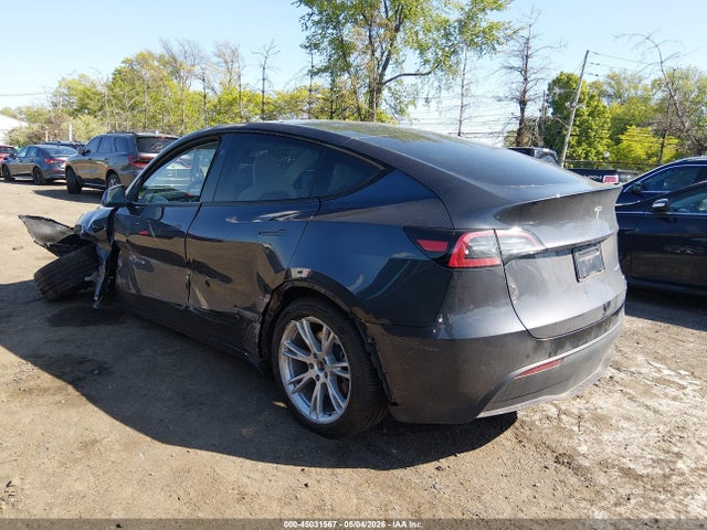 2024 Tesla Model Y Long Range Dual Motor All-wheel Drive მანქანა იყიდება აუქციონზე, vin: 7SAYGDEE4RA240905, აუქციონის ნომერი: 45031567