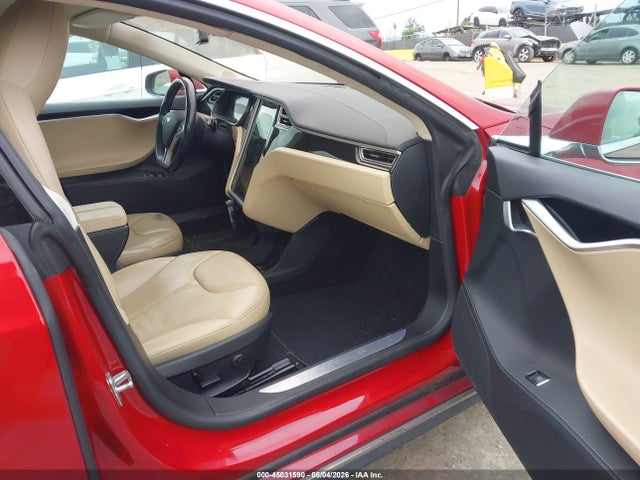 2015 Tesla Model S 70d/85d/p85d მანქანა იყიდება აუქციონზე, vin: 5YJSA1H22FF100922, აუქციონის ნომერი: 45031590