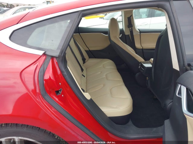 2015 Tesla Model S 70d/85d/p85d მანქანა იყიდება აუქციონზე, vin: 5YJSA1H22FF100922, აუქციონის ნომერი: 45031590