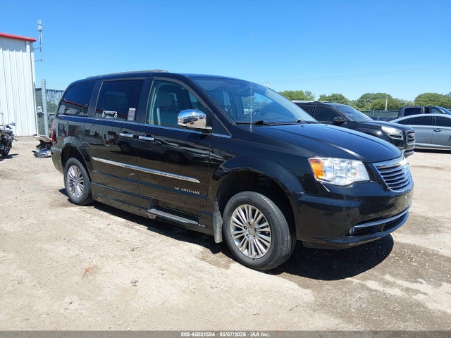 Chrysler Town &amp; Country Touring-l 2016 2C7WC1CG6GR221475 главное изображение