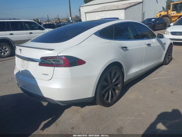 45031610 :رقم المزاد ، 5YJSA1CP1DFP21715 vin ، 2013 Tesla Model S Performance مزاد بيع
