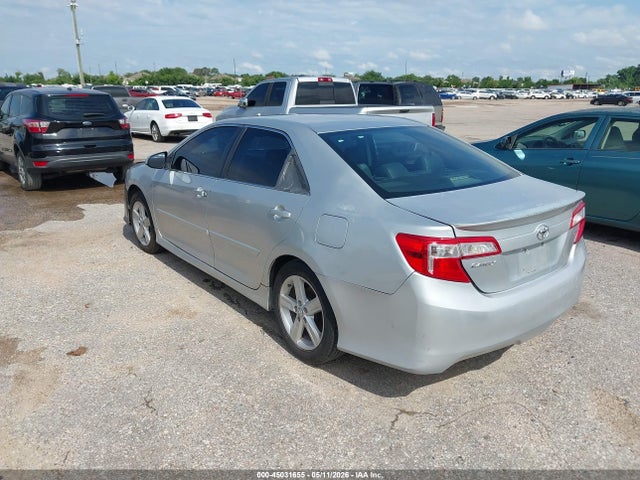 45031655 :رقم المزاد ، 4T1BF1FKXEU817252 vin ، 2014 Toyota Camry Se مزاد بيع