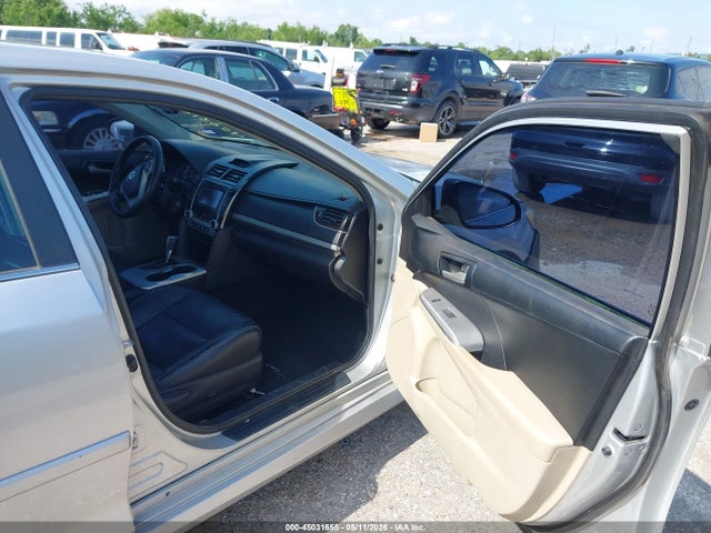 45031655 :رقم المزاد ، 4T1BF1FKXEU817252 vin ، 2014 Toyota Camry Se مزاد بيع