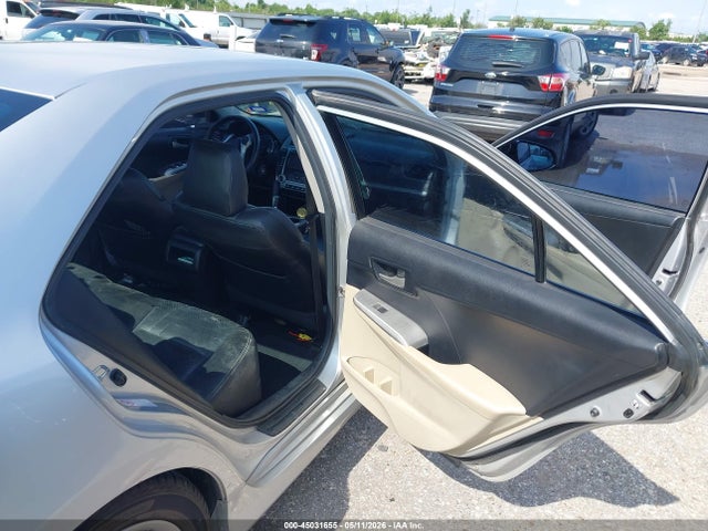 45031655 :رقم المزاد ، 4T1BF1FKXEU817252 vin ، 2014 Toyota Camry Se مزاد بيع
