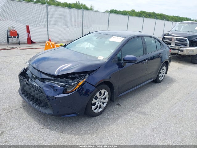 45031741 :رقم المزاد ، 5YFEPMAE3NP356071 vin ، 2022 Toyota Corolla Le مزاد بيع